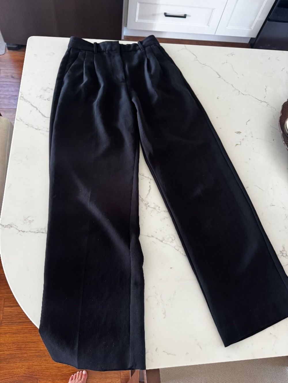 Aritzia Wilfred Effortless Pants